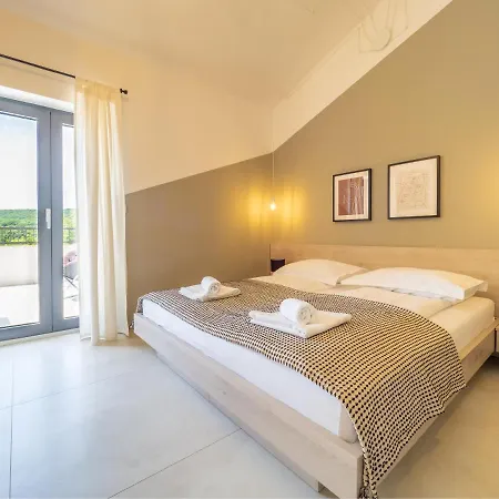 Greta Villa
